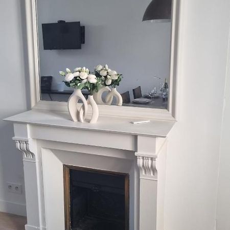 Appartement Luxueux Dans Maison Bourgeoise Parisienne ルヴァロワ＝ペレ エクステリア 写真