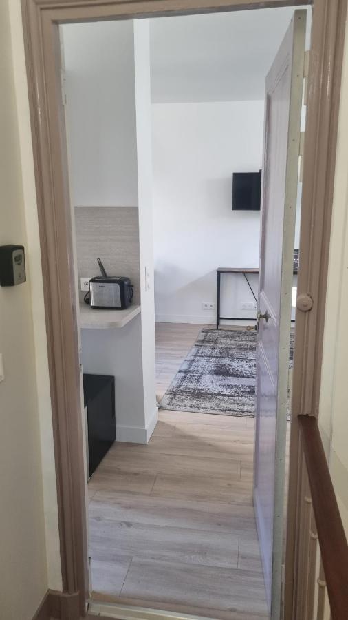 Appartement Luxueux Dans Maison Bourgeoise Parisienne ルヴァロワ＝ペレ エクステリア 写真